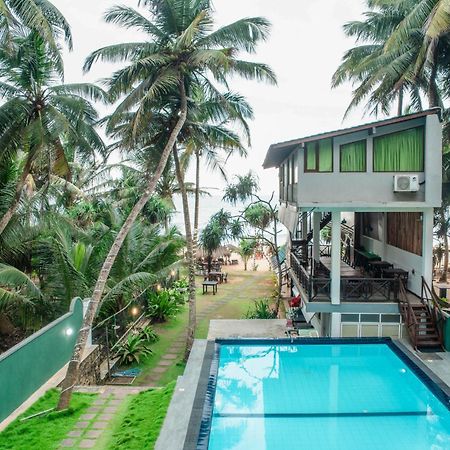 Hotel Sea Trails Bentota Extérieur photo