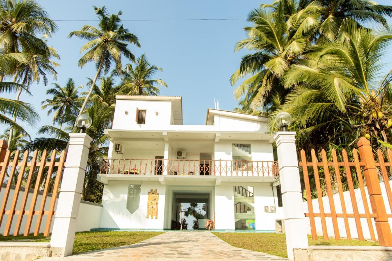 Hotel Sea Trails Bentota Extérieur photo
