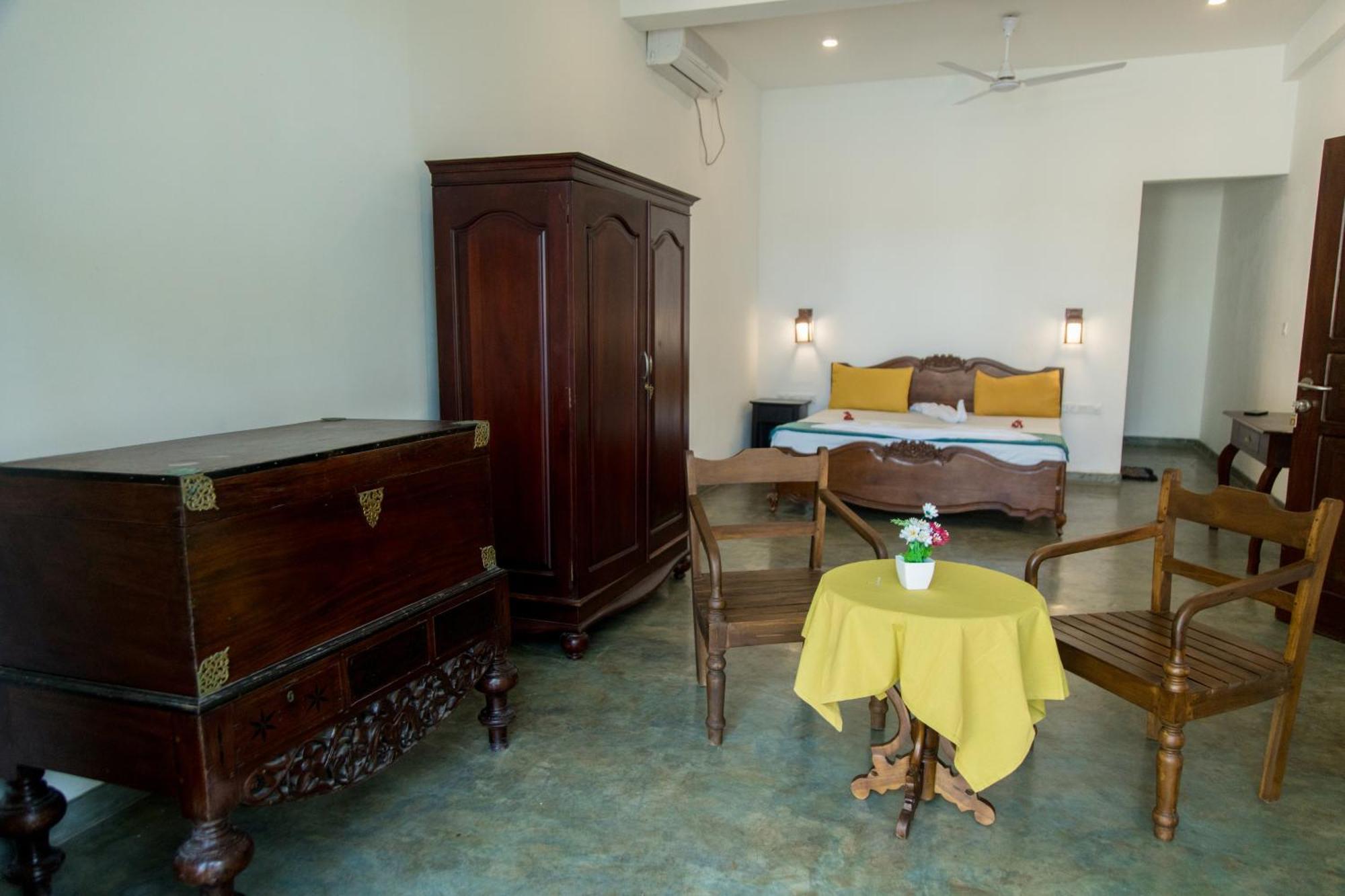 Hotel Sea Trails Bentota Extérieur photo