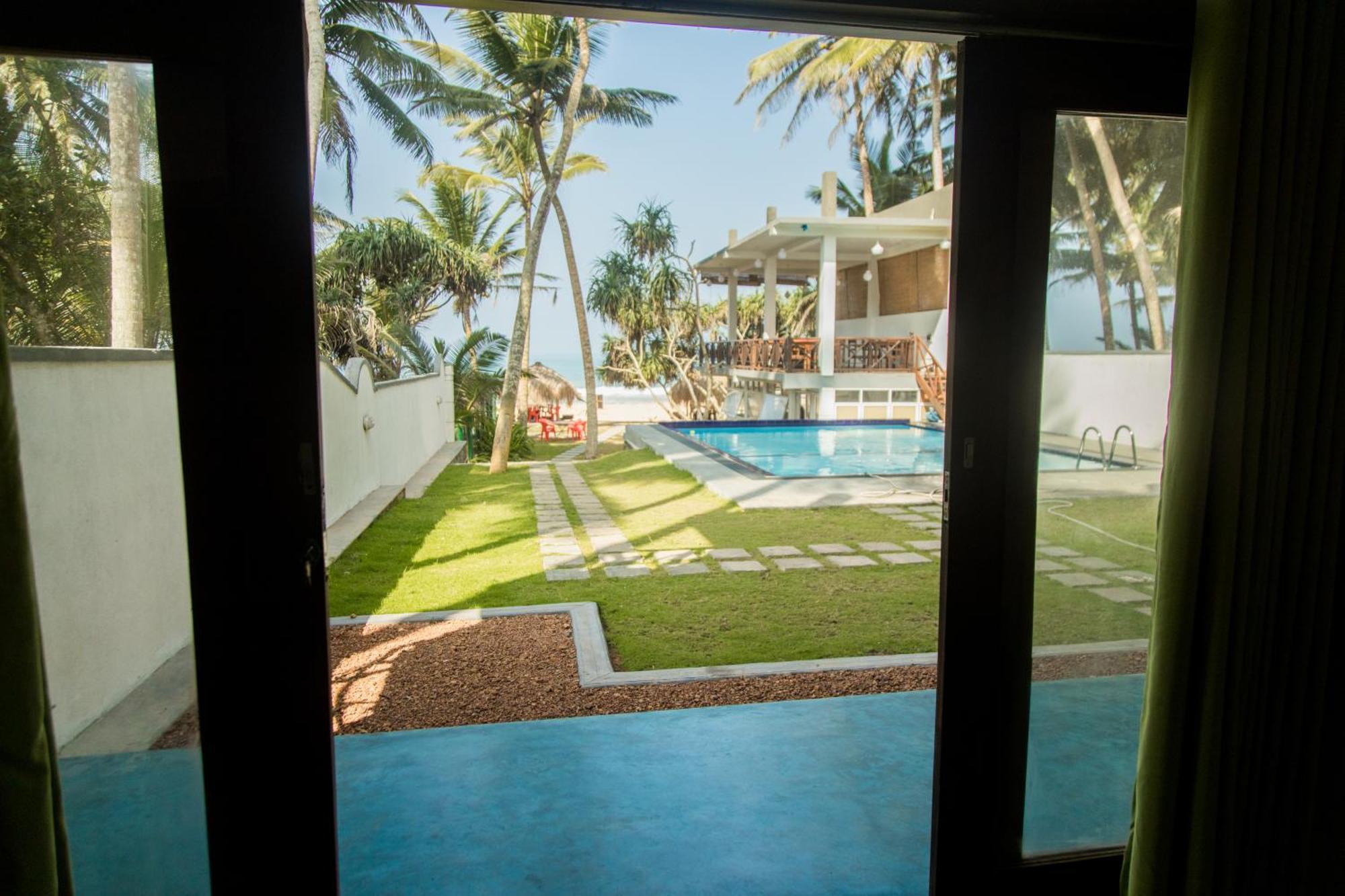 Hotel Sea Trails Bentota Extérieur photo
