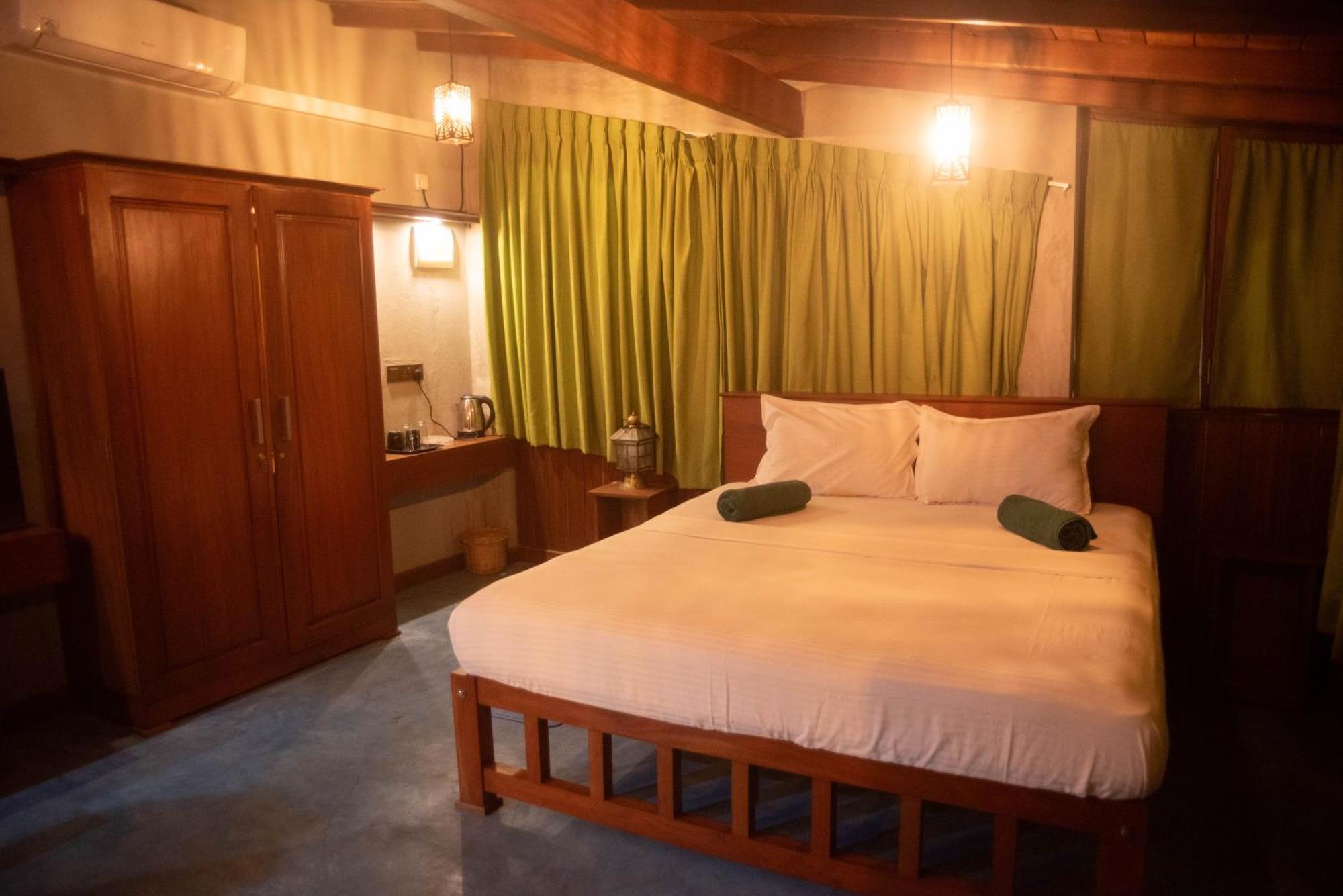 Hotel Sea Trails Bentota Extérieur photo