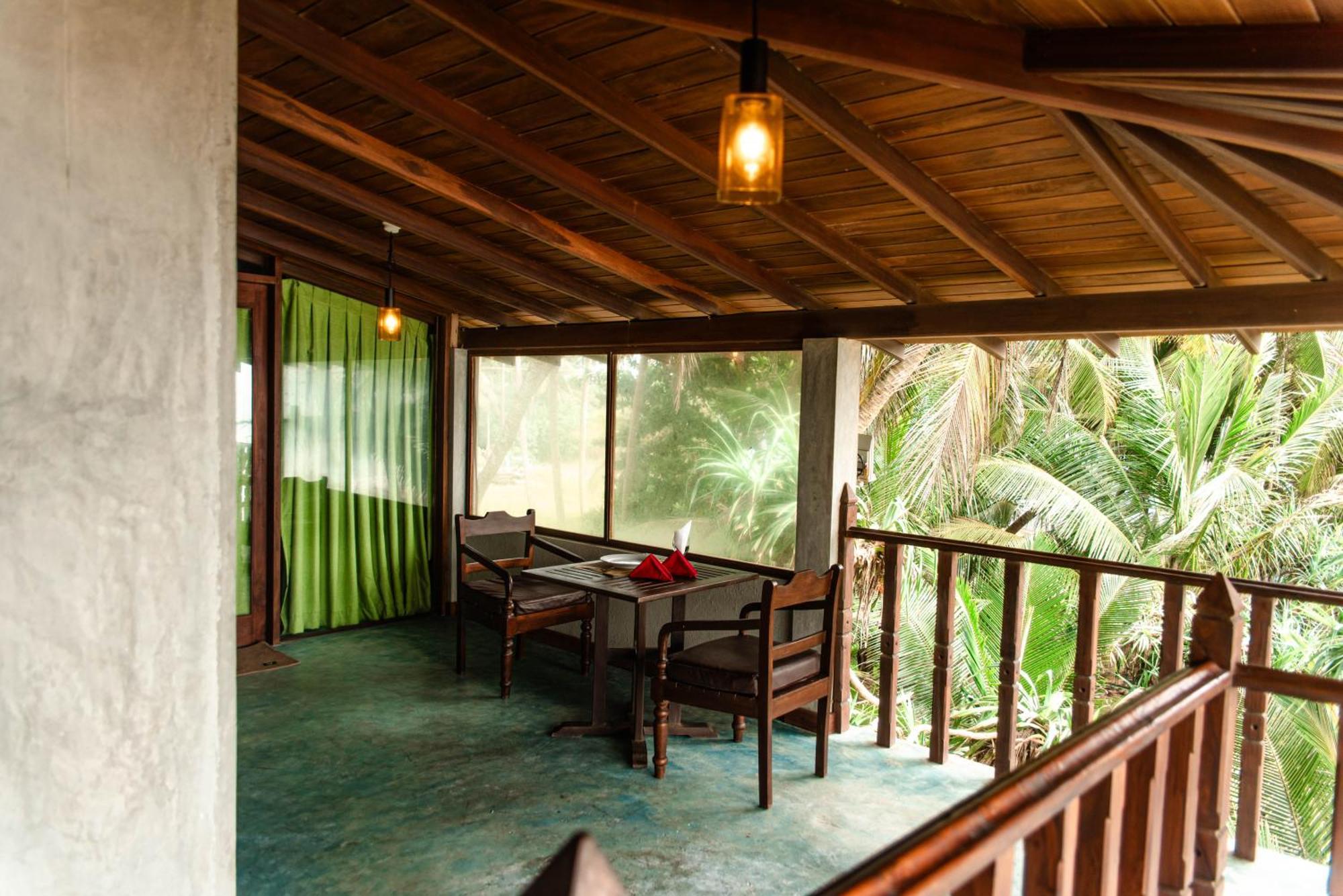 Hotel Sea Trails Bentota Extérieur photo