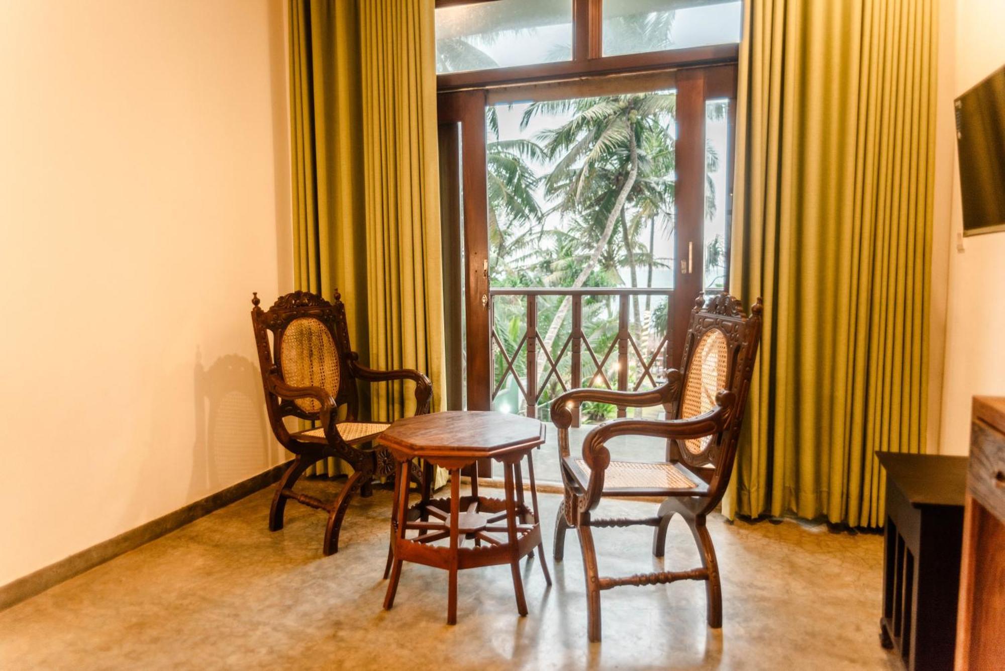 Hotel Sea Trails Bentota Extérieur photo