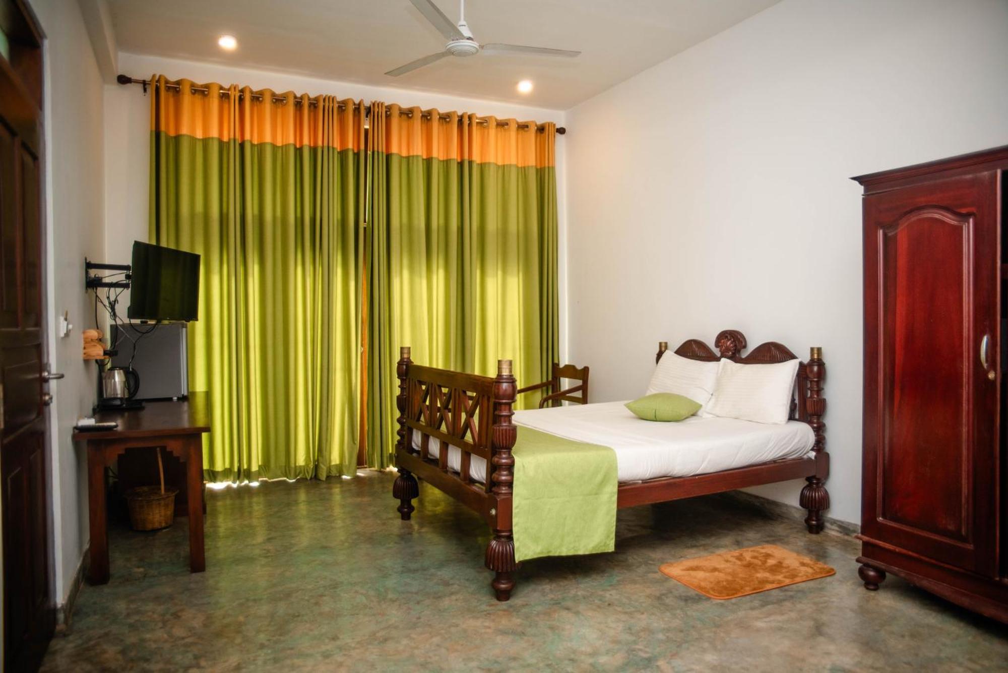 Hotel Sea Trails Bentota Extérieur photo