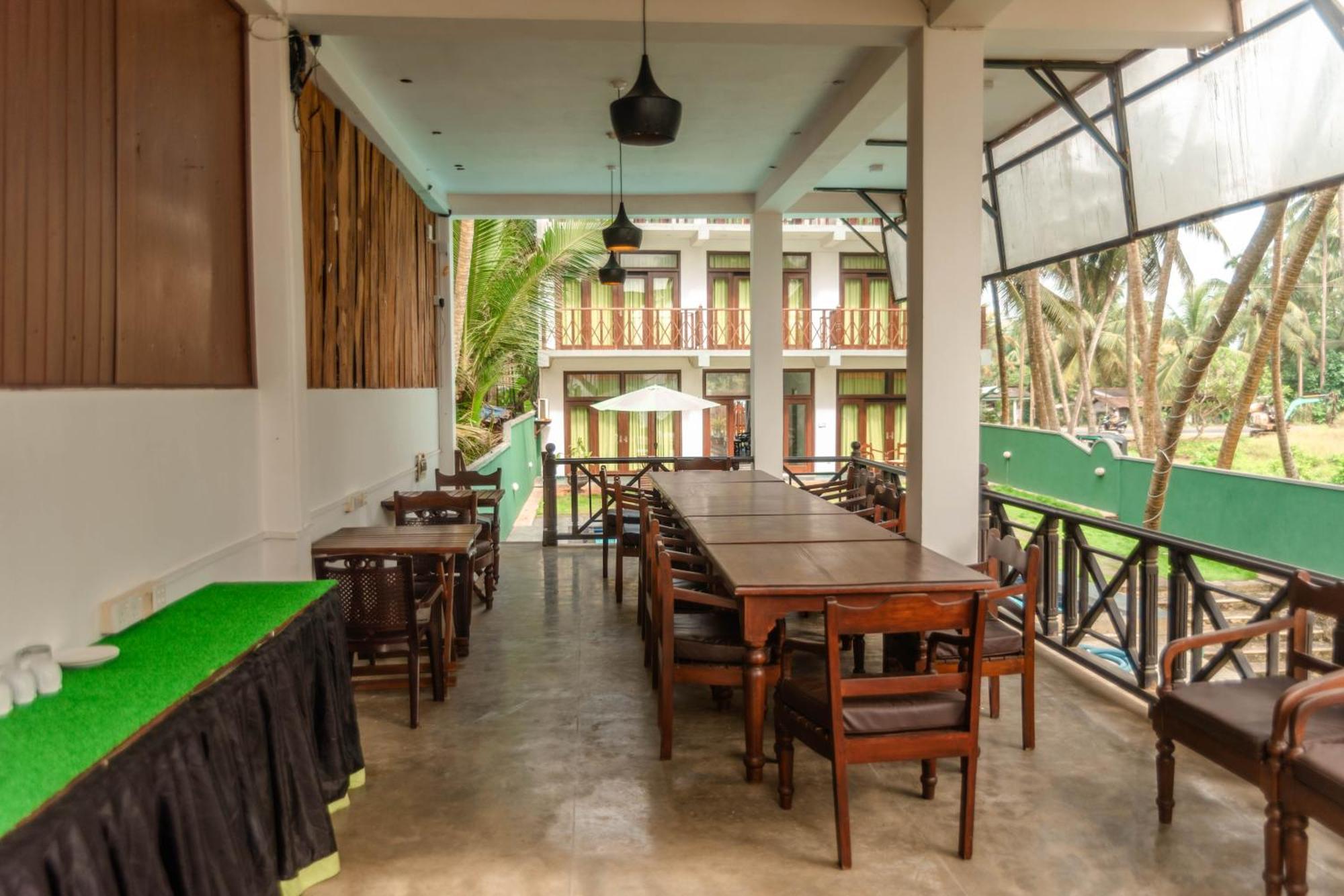 Hotel Sea Trails Bentota Extérieur photo