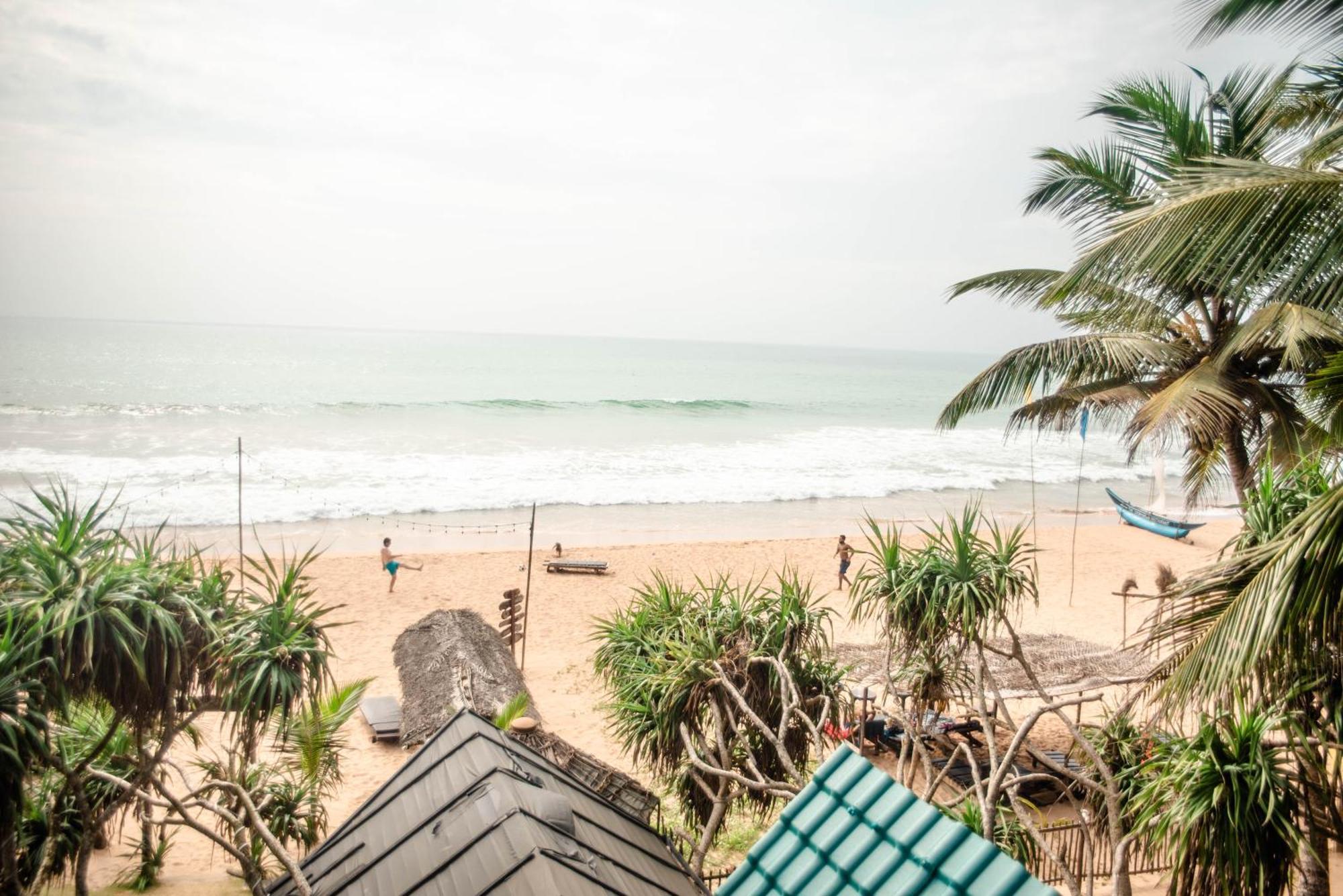 Hotel Sea Trails Bentota Extérieur photo