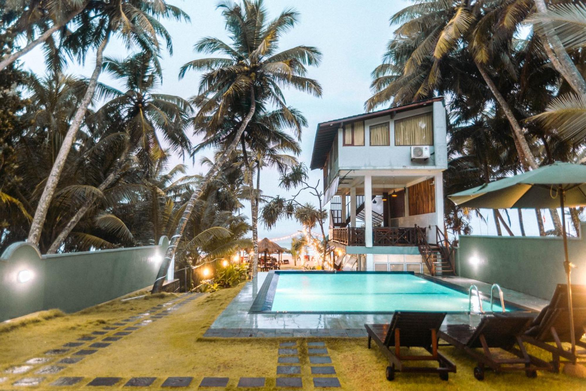 Hotel Sea Trails Bentota Extérieur photo