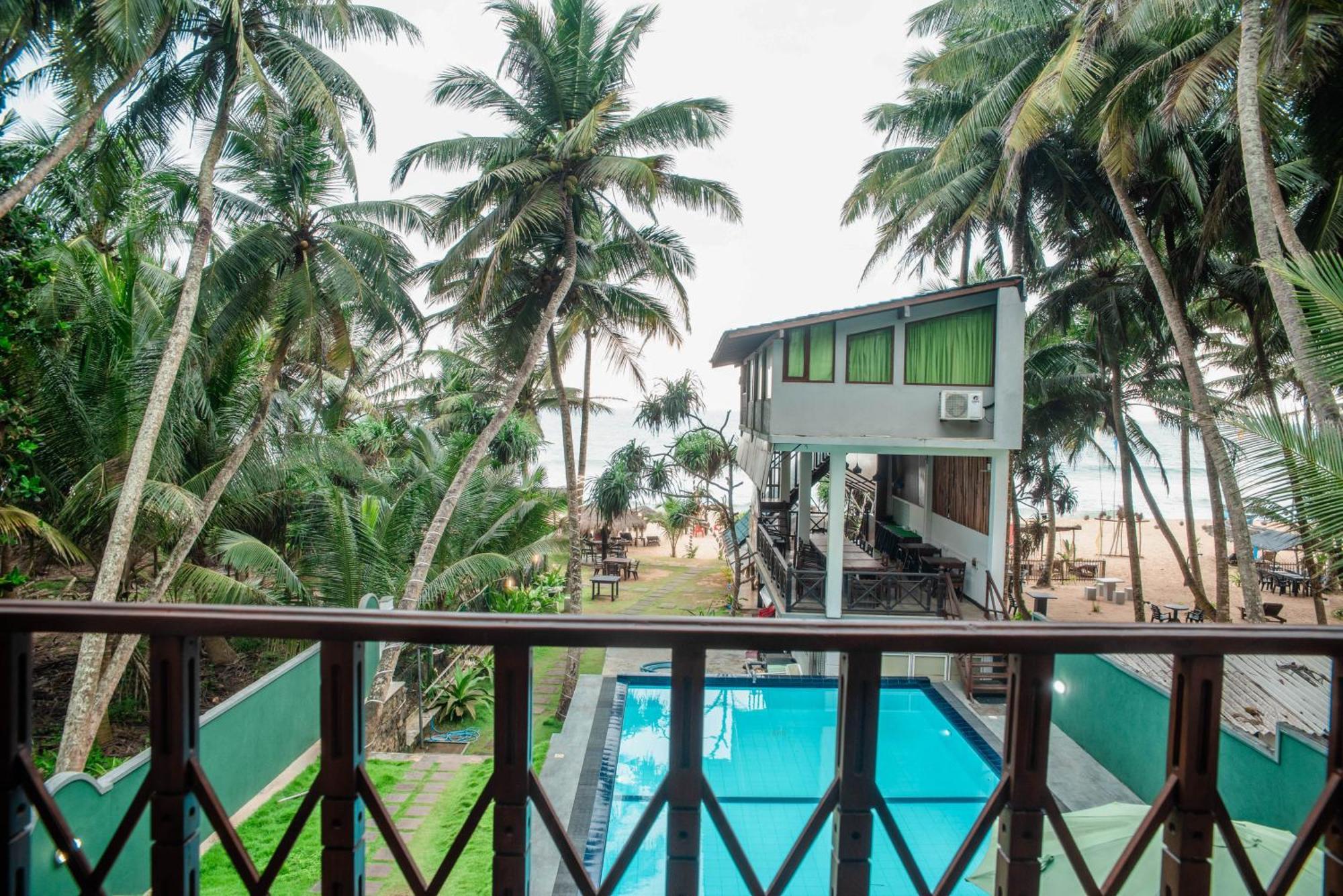 Hotel Sea Trails Bentota Extérieur photo